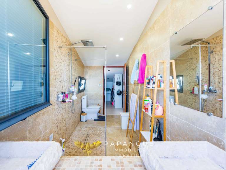 House Saint-Denis - 3 bedrooms - 238m²