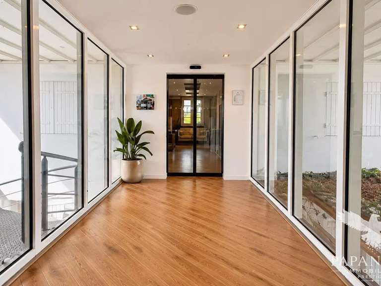 Villa Saint-Denis - 350m²