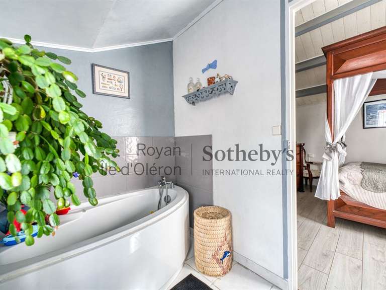 Maison Saint-Denis-d'Oléron - 4 chambres - 250m²