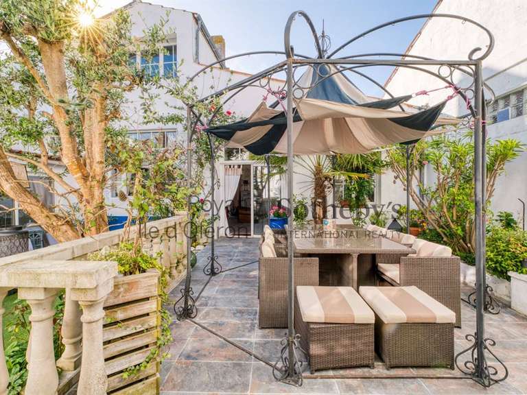 Maison Saint-Denis-d'Oléron - 4 chambres - 250m²