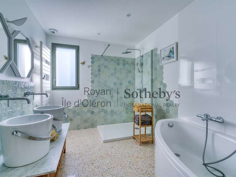 Maison Saint-Denis-d'Oléron - 4 chambres - 189m²