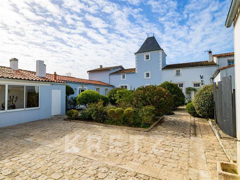 Maison Saint-Denis-d'Oléron - 5 chambres - 270m²