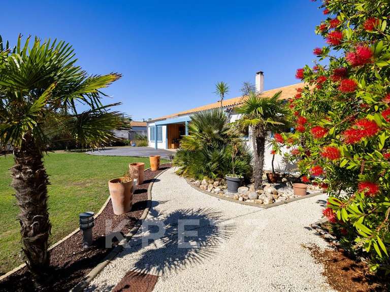 Maison Saint-Denis-d'Oléron - 5 chambres - 360m²