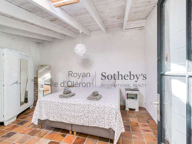 Maison Saint-Denis-d'Oléron - 5 chambres - 152m²