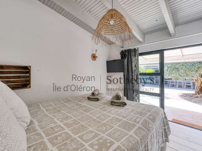 Maison Saint-Denis-d'Oléron - 5 chambres - 152m²