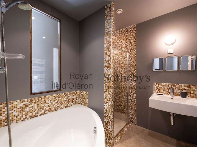 Maison Saint-Denis-d'Oléron - 5 chambres - 152m²