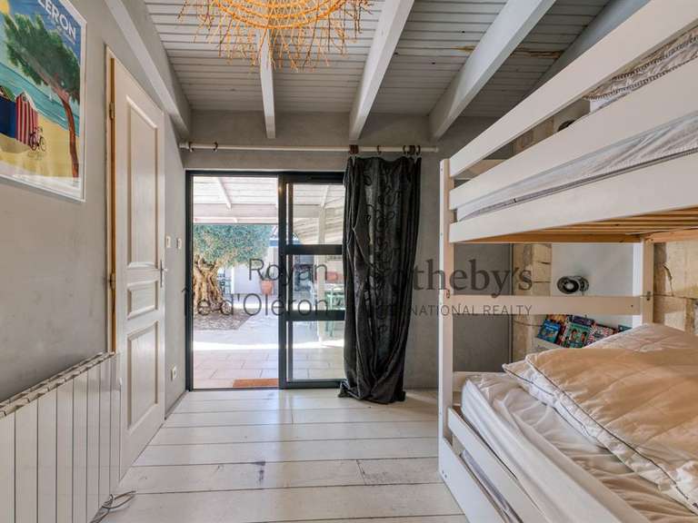 Maison Saint-Denis-d'Oléron - 5 chambres - 152m²