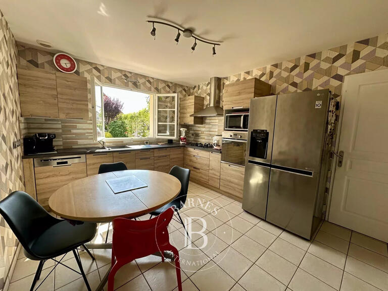 Maison Saint-Denis-en-Val - 5 chambres - 168m²