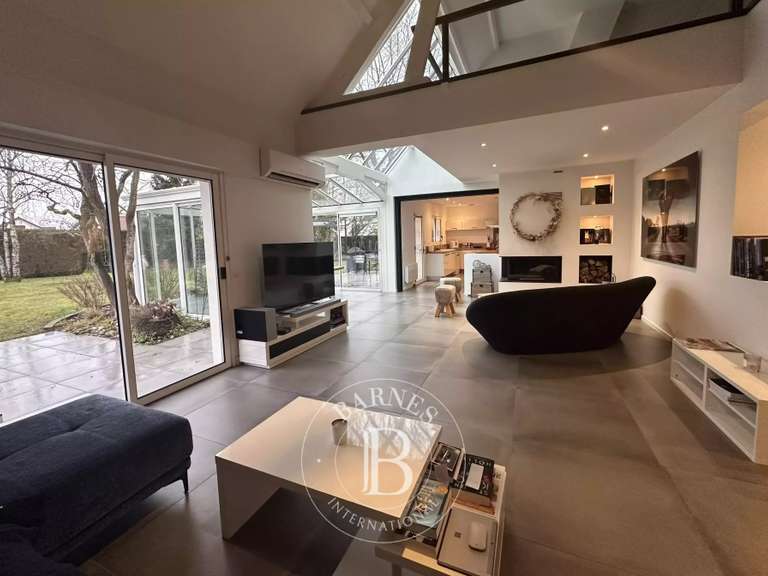 Villa Saint-Denis-en-Val - 6 chambres - 254m²