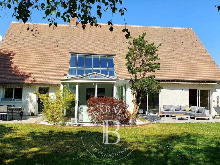 Villa Saint-Denis-en-Val - 6 chambres - 254m²