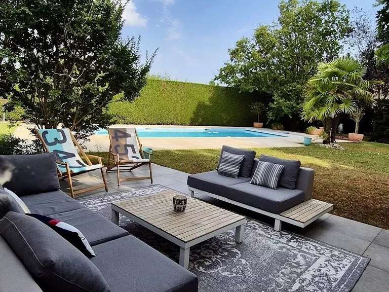 Villa Saint-Denis-en-Val - 6 chambres - 254m²