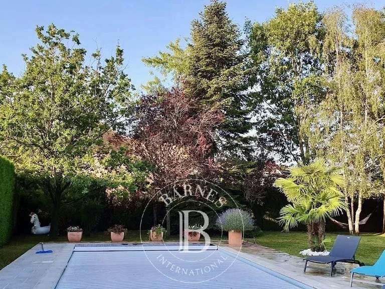 Villa Saint-Denis-en-Val - 6 chambres - 254m²