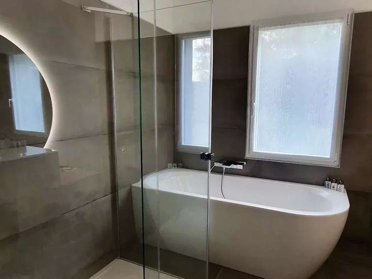 Villa Saint-Denis-en-Val - 6 chambres - 254m²