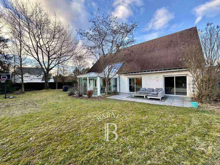 Villa Saint-Denis-en-Val - 6 chambres - 254m²