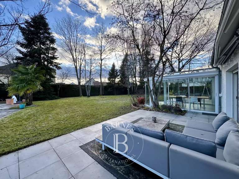 Villa Saint-Denis-en-Val - 6 chambres - 254m²