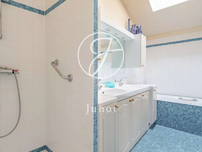 Maison Saint-Denis-sur-Loire - 400m²