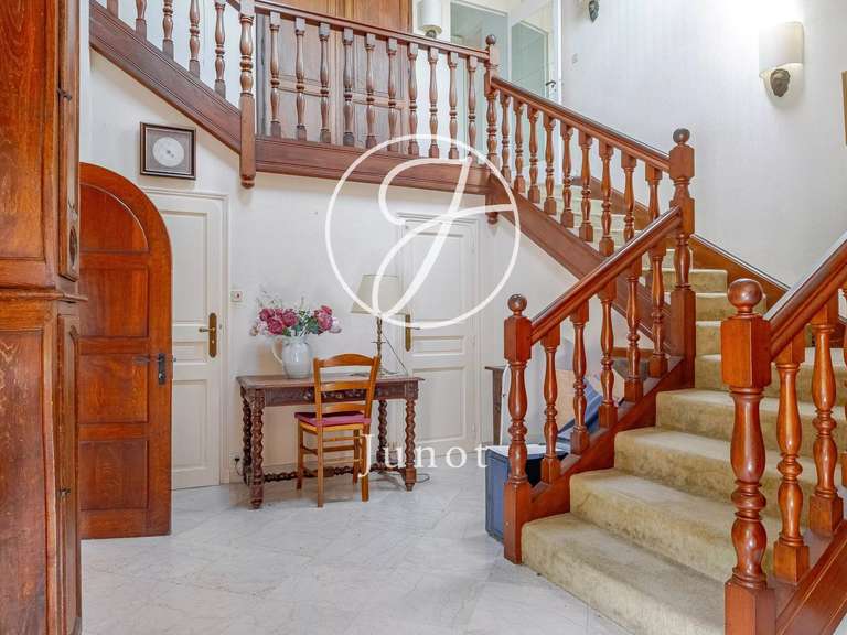Maison Saint-Denis-sur-Loire - 400m²