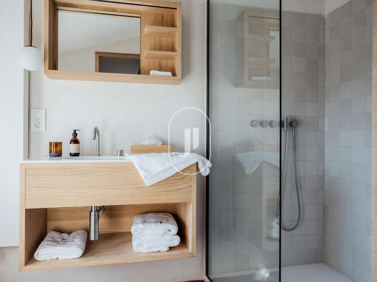 Maison Saint-Didier - 6 chambres - 305m²