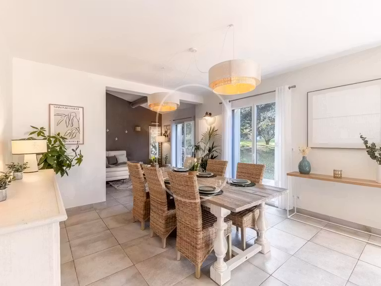 Villa Saint-Didier - 5 chambres - 205m²