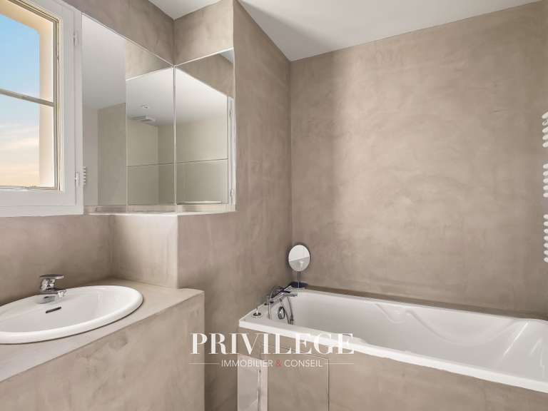 Maison Saint-Didier-au-Mont-d'Or - 5 chambres - 208m²