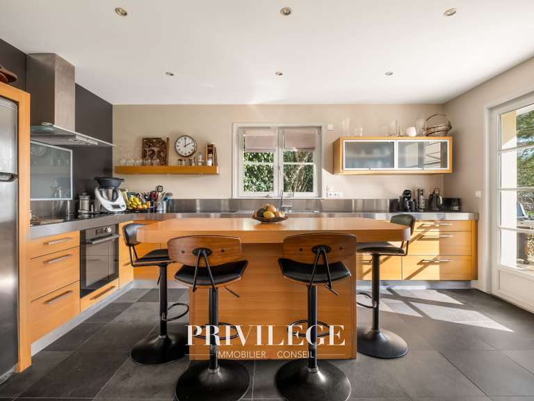 Maison Saint-Didier-au-Mont-d'Or - 5 chambres - 208m²