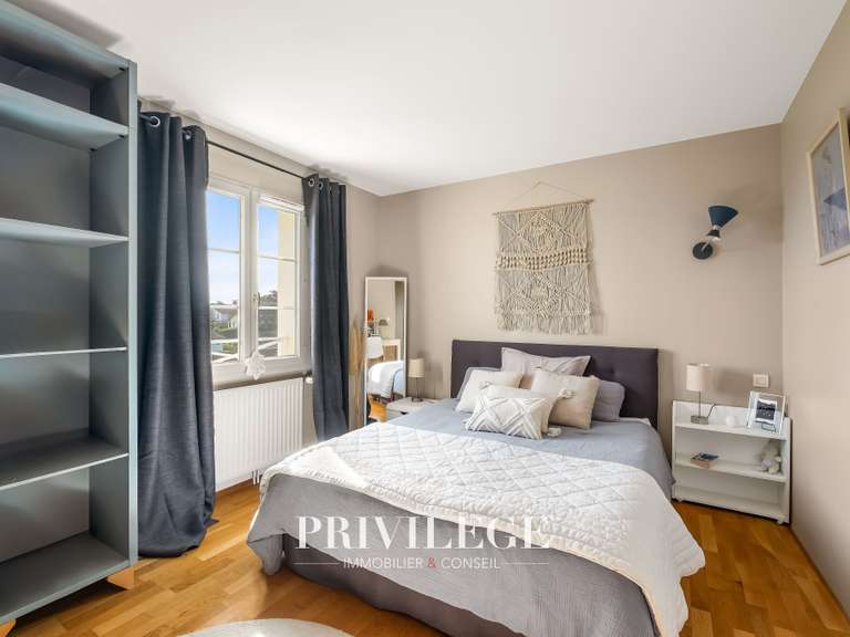 Maison Saint-Didier-au-Mont-d'Or - 5 chambres - 208m²