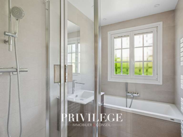 Maison Saint-Didier-au-Mont-d'Or - 4 chambres - 133m²