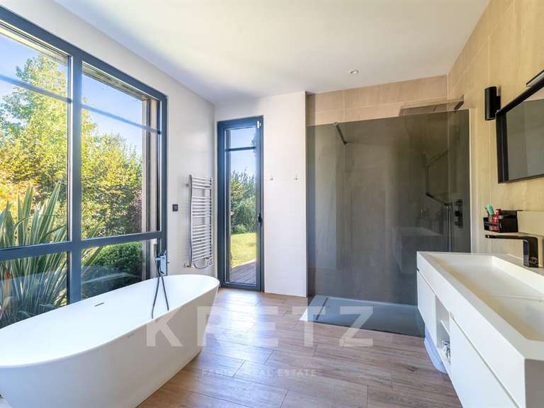 Maison Saint-Didier-au-Mont-d'Or - 5 chambres - 202m²