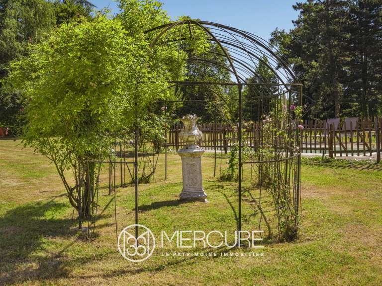 Maison Saint-Didier-d'Aussiat - 5 chambres - 537m²