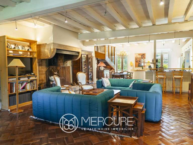 Maison Saint-Didier-d'Aussiat - 5 chambres - 537m²