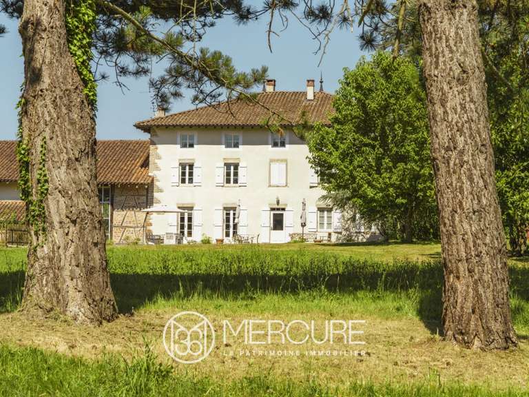 Maison Saint-Didier-d'Aussiat - 5 chambres - 537m²