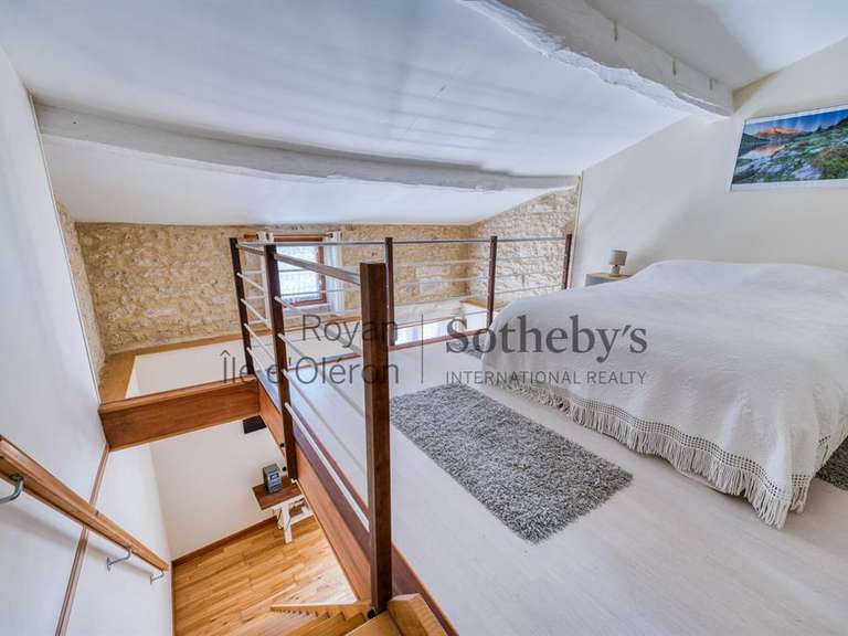 Maison Saint-Dizant-du-Gua - 5 chambres - 246m²