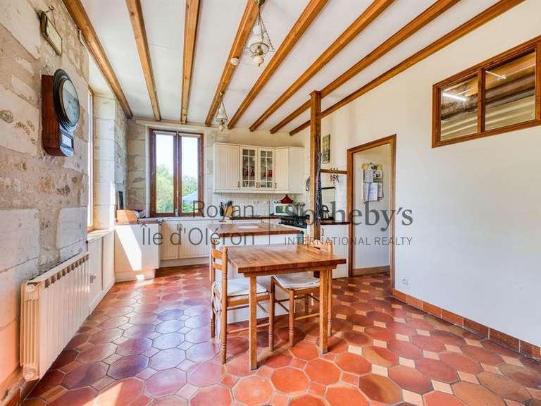 Maison Saint-Dizant-du-Gua - 5 chambres - 246m²