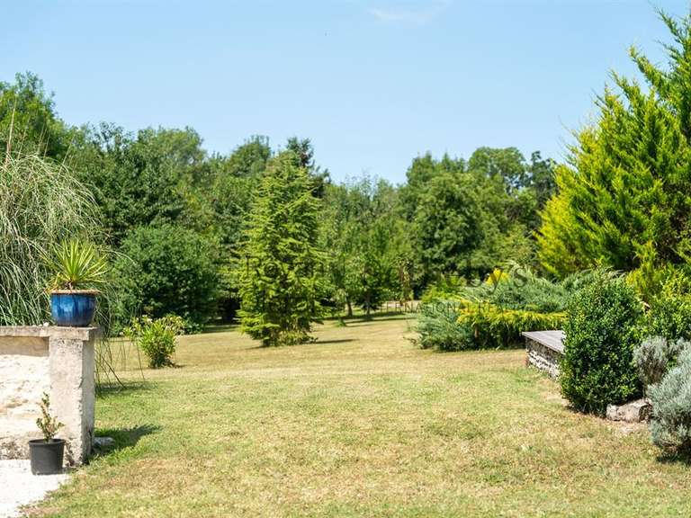 Maison Saint-Dizant-du-Gua - 5 chambres - 246m²