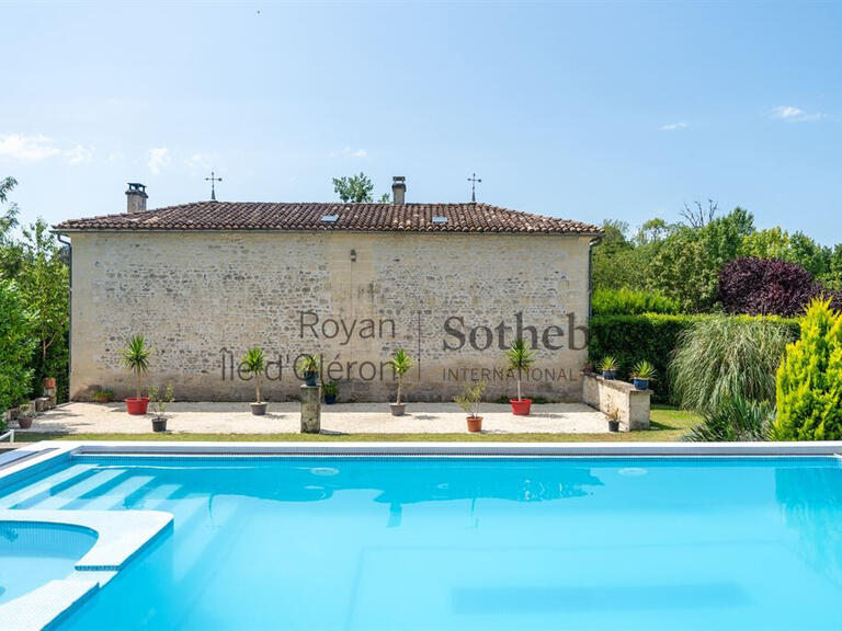 House Saint-Dizant-du-Gua - 5 bedrooms - 246m²