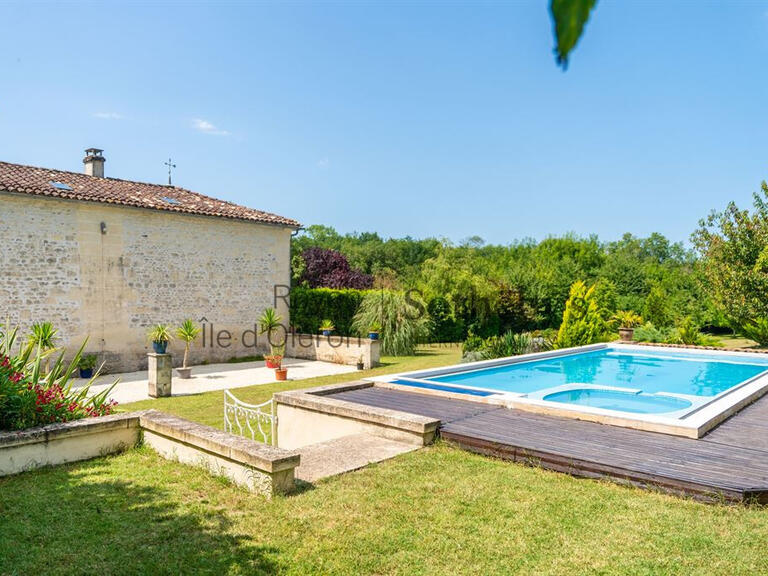 House Saint-Dizant-du-Gua - 5 bedrooms - 246m²