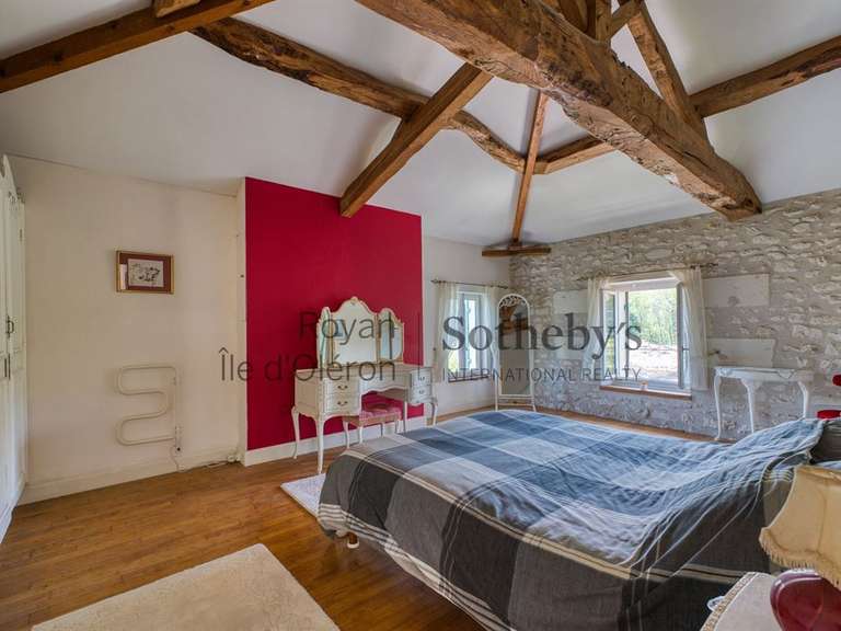 Maison Saint-Dizant-du-Gua - 5 chambres - 246m²