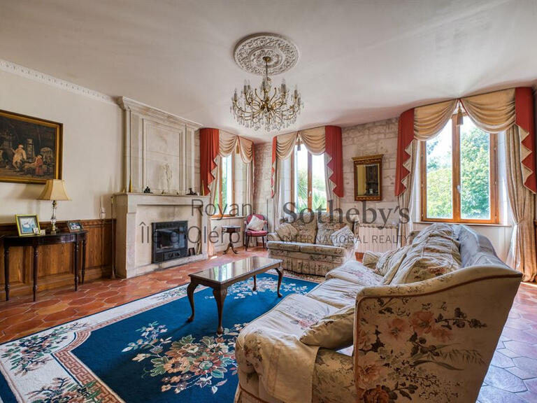 House Saint-Dizant-du-Gua - 5 bedrooms - 246m²