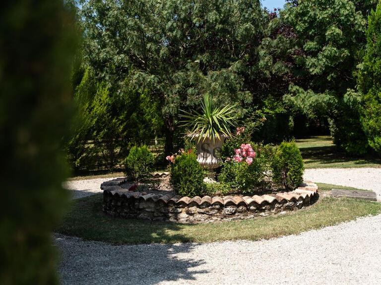 House Saint-Dizant-du-Gua - 5 bedrooms - 246m²
