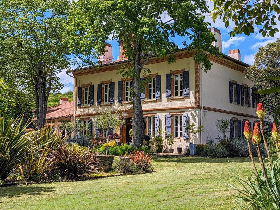 Property Saint-Élix-le-Château