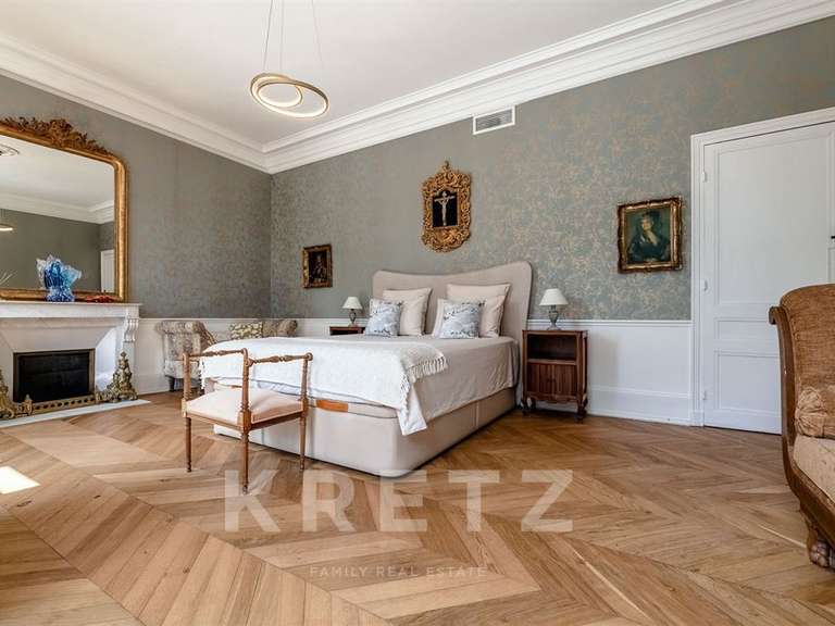 Castle Saint-Estèphe - 8 bedrooms - 600m²