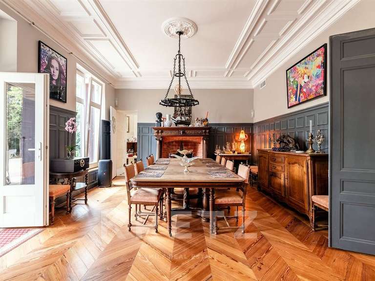 Castle Saint-Estèphe - 8 bedrooms - 600m²