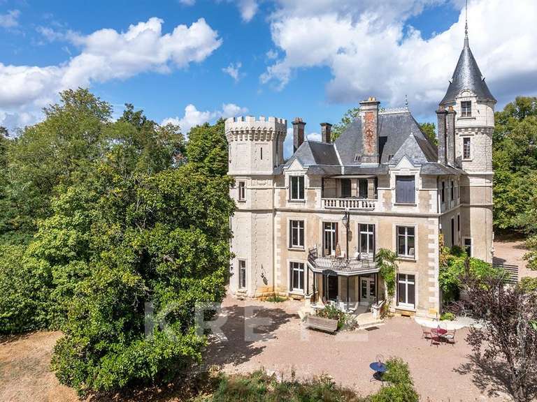 Castle Saint-Estèphe - 8 bedrooms - 600m²