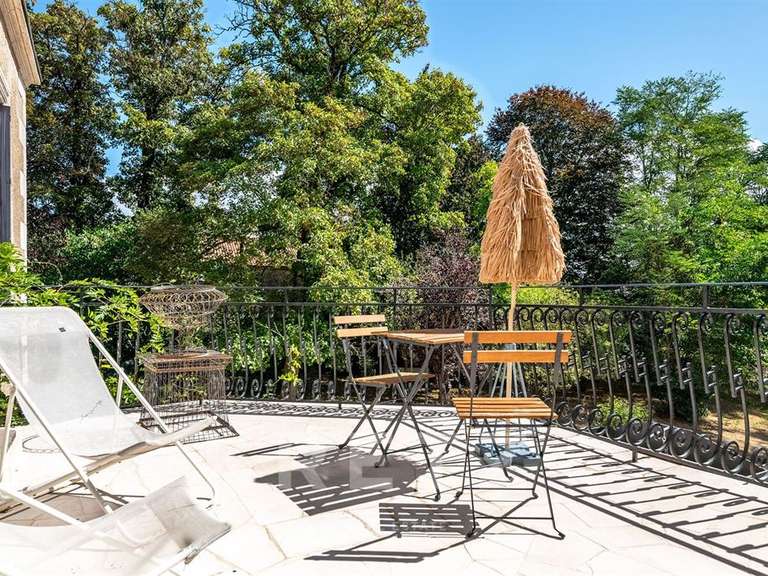 Castle Saint-Estèphe - 8 bedrooms - 600m²