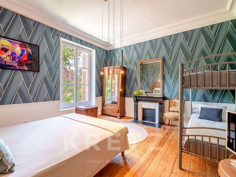 Castle Saint-Estèphe - 8 bedrooms - 600m²