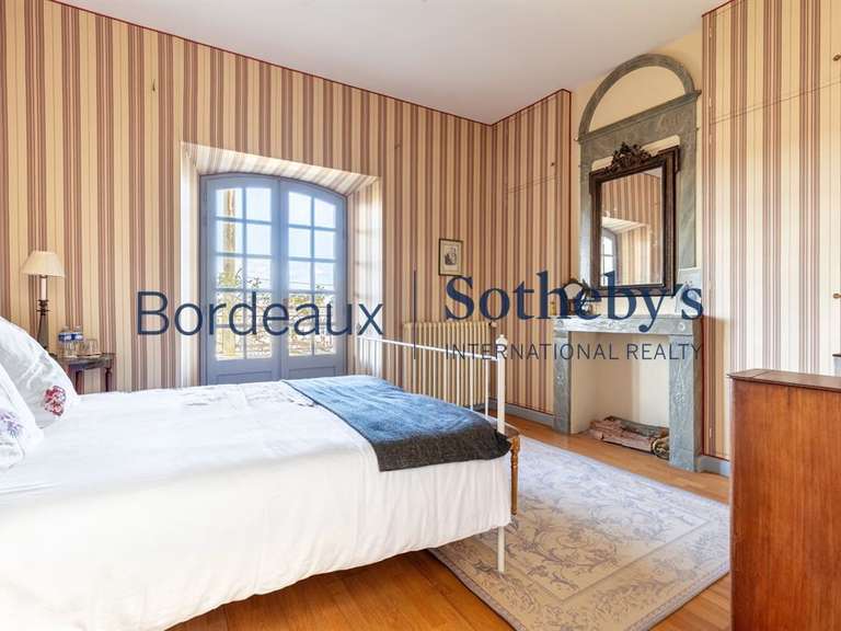 Domaine viticole Saint-Estèphe - 4 chambres - 430m²