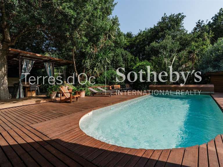 Maison Saint-Estève - 6 chambres - 226m²