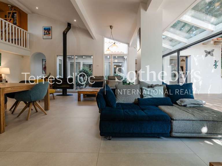 Maison Saint-Estève - 6 chambres - 226m²