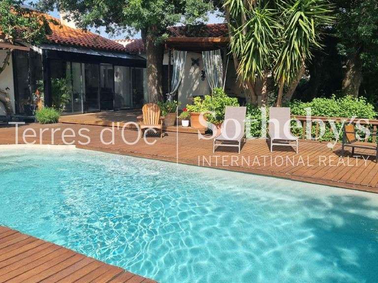 Maison Saint-Estève - 6 chambres - 226m²
