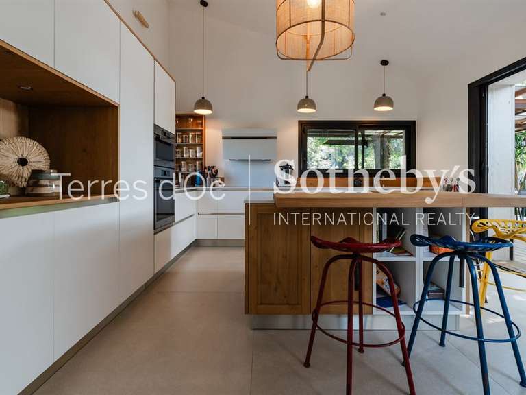 Maison Saint-Estève - 6 chambres - 226m²